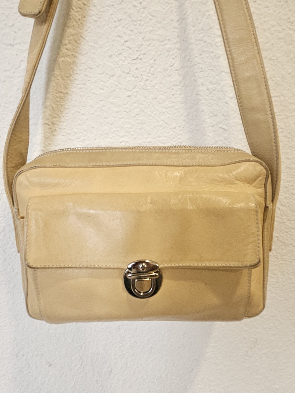 Vintage Perlina Yellow Beige Leather Crossbody Bag Purse Flap Pocket